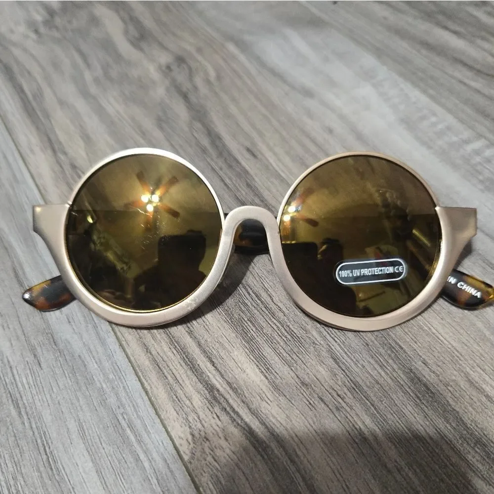 Women's Round Sunglasses Tortoise Shell Temples
